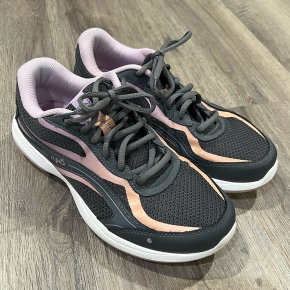 EUC Women’s Ryka Size 8.5 Agility Walking Training Shoe - Picture 1 of 9